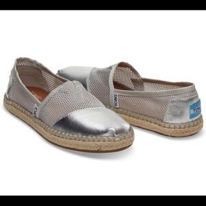 Toms mesh and‎ silver espadrille flats size 7.5